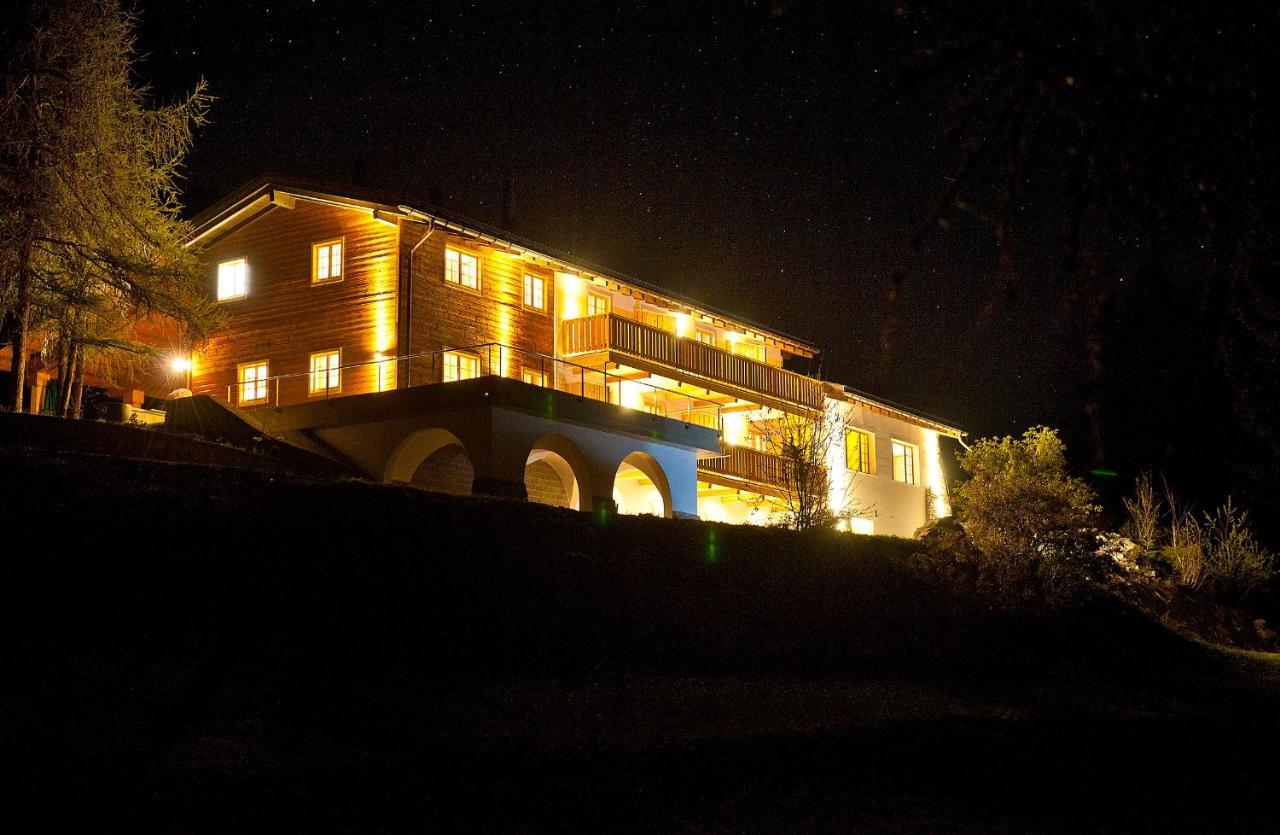 Chasa Al Battaporta Hotel Tschierv Exterior photo